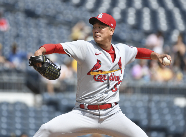 ▲ St. Louis Cardinals‘ Kwang Hyun Kim pitches during a baseball game against the Pittsburgh Pirates, Sunday, Aug. 29, 2021, in Pittsburgh, Pa. (AP Photo/Philip G. Pavely)
<All rights reserved by Yonhap News Agency>