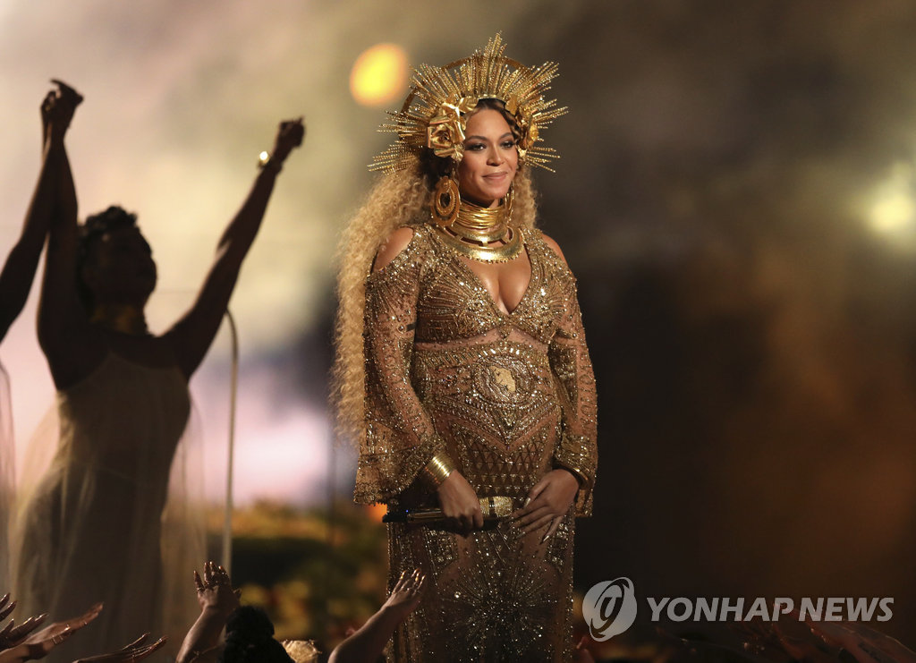 ▲ Beyonce performs at the 59th annual Grammy Awards on Sunday, Feb. 12, 2017, in Los Angeles.
