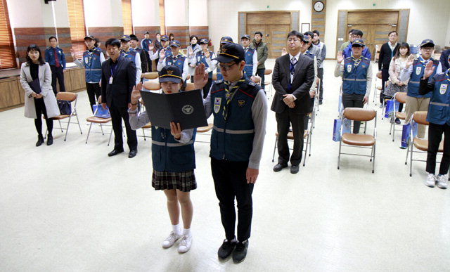 ▲ 원주경찰서(서장 김형기)는 최근 대강당에서 2017년도 명예경찰소년단 발대식을 가졌다.