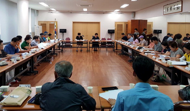▲ 속초시 교동주민센터(동장 정순희)는 22일 주민센터에서 37개 복지통장을 대상으로 역량강화 교육을 실시했다.