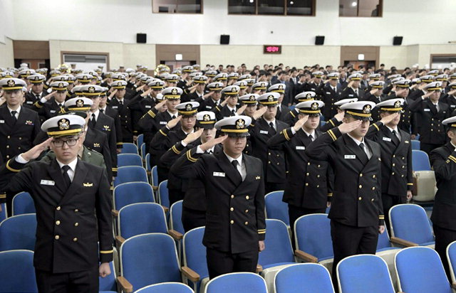▲ 해군 1함대는 10일 부대에서 박기경 사령관 등이 참석한 가운데 해군창설 72주년 기념식을 개최했다.