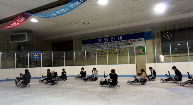 ▲ 2017 파라아이스하키 체험캠프가 17~19일 강릉빙상경기장에서 열렸다.