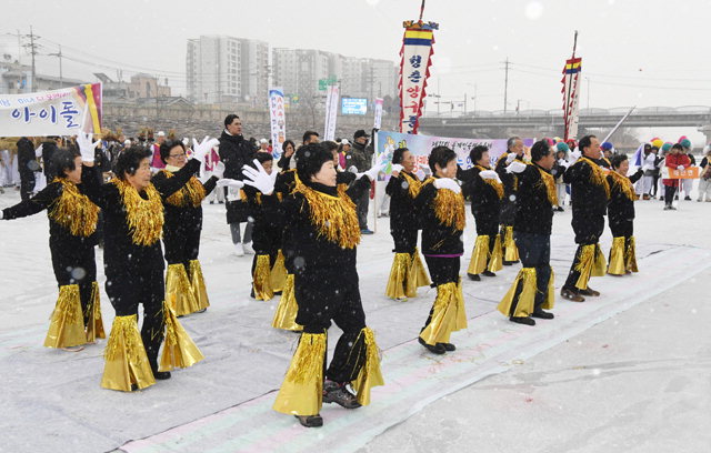 ▲ 제21회 동계민속예술축제가 양구읍 서천특설링크에서 성황리에 열렸다.