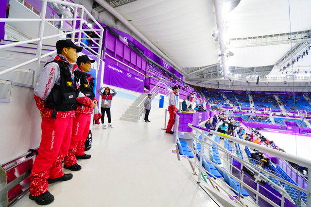 ▲ 패럴림픽 기간 119대원들이 경기장 안팎에서 구조·구급활동을 펼치며 대회의 순조로운 진행을 돕고 있다.