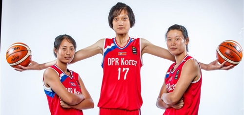 ▲ 북한 여자 대표팀. 17번이 박진아.오른쪽이 로숙영. [FIBA 홈페이지 사진 캡처]