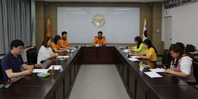 ▲ 철원소방서(서장 이석철)는 지난 11일 소회의실에서 한국119소년단 지도교사를 초청해 협의회를 열었다.