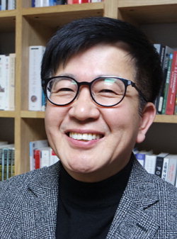 ▲ 김원동 강원대 교수