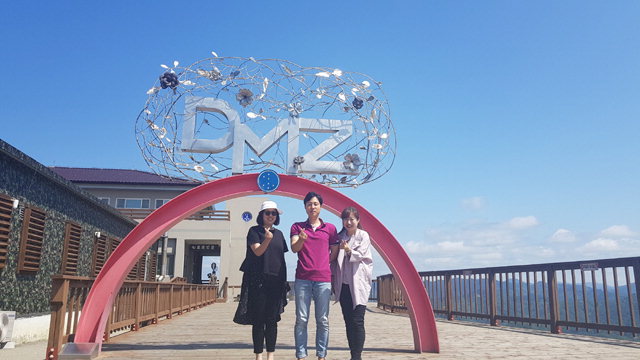 ▲ 홍콩 3대 여행사 중 하나인 EGL 투어 한국담당자들이 지난 16일 화천을 방문해 상서면 DMZ 전망대 등 사계투어 코스를 점검하고 있다.