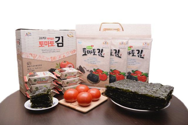 ▲ 화천산 토마토를 활용한 가공식품으로 인기를 끌고 있는 토마토 김.유명 온라인 쇼핑몰에서 높은 재구매율을 보이며 판매되고 있다.