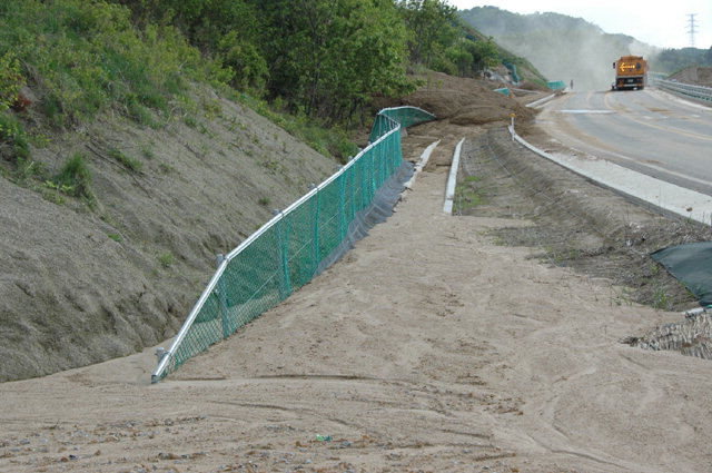 ▲ 평창동계올림픽 주요 진입도로였던 군도 14호선의 배수시설이 지난 5월 집중호우로 매몰됐었다.