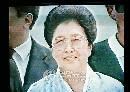 ▲ 공개석상에 나타난 김일성 주석 부인 김성애. [TV 촬영] 1994.6.17