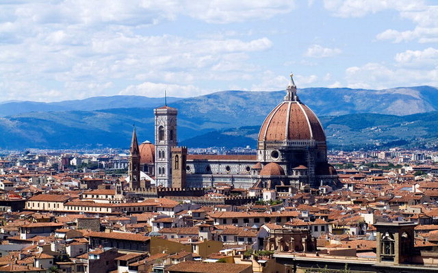 ▲ 피렌체의 붉은 지붕과 피렌체 대성당.