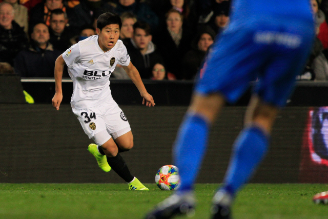 ▲ VALENCIA, SPAIN, JAN 29, 2019 : Kang In Lee, South Korea player for Valencia Cf during the Copa del Rey Quarter-final 2nd Leg between Getafe CF and Valencia CF at the Estadio de Mestalla in Valencia, Spain, 29 January 2019. (Editorial Use Only)&#10;Photographer: PENTA PRESS&#10;***** SOUTH KOREA USE ONLY *****&#10;축구, 스페인, 국왕컵, 코파 델 레이, 발렌시아, 헤타페, 이강인&#10;&#10;&#10;&#10;<All rights reserved by Yonhap News Agency>