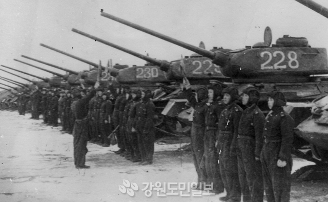 ▲ 인민군은 소련의 무기 원조로 탱크부대 편성을 했다.(날짜 미상)