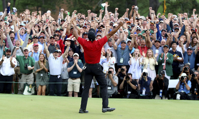 ▲ Tiger Woods reacts as he wins the Masters golf tournament Sunday, April 14, 2019, in Augusta, Ga. (Curtis Compton/Atlanta Journal-Constitution via AP)



&lt;All rights reserved by Yonhap News Agency&gt;