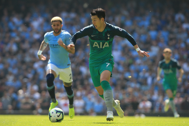 ▲ Tottenham Hotspur&lsquo;s South Korean striker Son Heung-Min controls the ball during the English Premier League football match between Manchester City and Tottenham Hotspur at the Etihad Stadium in Manchester, north west England, on April 20, 2019. (Photo by Lindsey PARNABY / AFP) / RESTRICTED TO EDITORIAL USE. No use with unauthorized audio, video, data, fixture lists, club/league logos or &rsquo;live&lsquo; services. Online in-match use limited to 120 images. An additional 40 images may be used in extra time. No video emulation. Social media in-match use limited to 120 images. An additional 40 images may be used in extra time. No use in betting publications, games or single club/league/player publications. /



&lt;All rights reserved by Yonhap News Agency&gt;