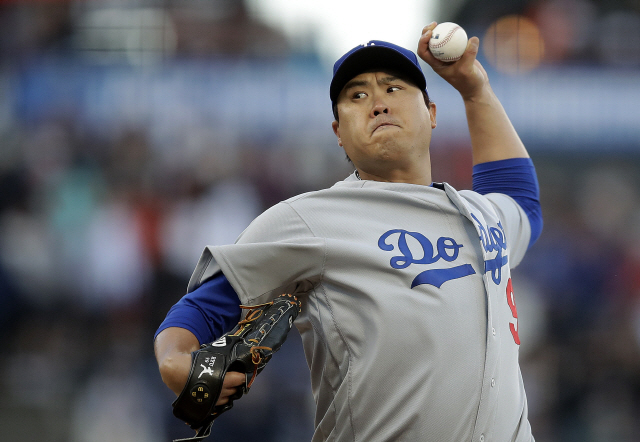 ▲ Los Angeles Dodgers pitcher Hyun-Jin Ryu works against the San Francisco Giants during the first inning of a baseball game Wednesday, May 1, 2019, in San Francisco. (AP Photo/Ben Margot)