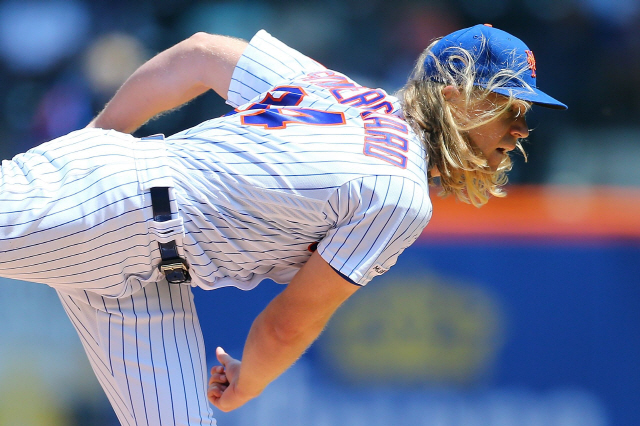 ▲ NEW YORK, NEW YORK - MAY 02: Noah Syndergaard #34 of the New York Mets pitches in the second inning against the Cincinnati Reds at Citi Field on May 02, 2019 in the Queens borough of New York City.   Mike Stobe/Getty Images/AFP
== FOR NEWSPAPERS, INTERNET, TELCOS &amp; TELEVISION USE ONLY ==