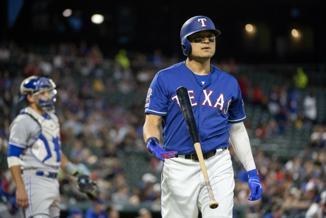 ▲ Texas Rangers&lsquo; Shin-Soo Choo reacts after striking out against Toronto Blue Jays starting pitcher Trent Thornton during the fourth inning of a baseball game Friday, May 3, 2019, in Arlington, Texas. (AP Photo/Jeffrey McWhorter)