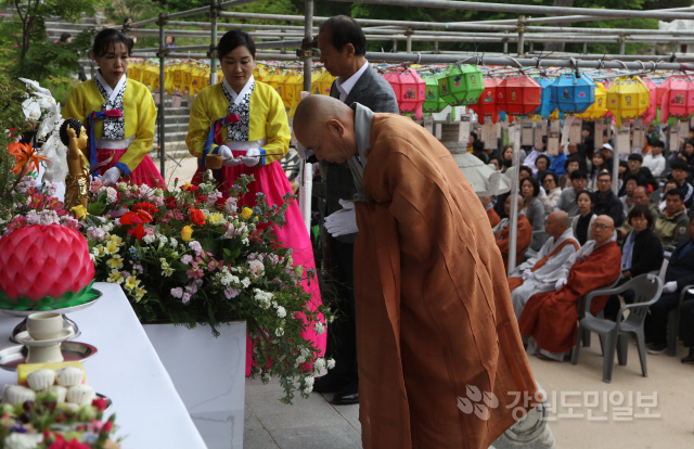 ▲ 천년고찰 양양 낙산사(주지 금곡 정념 스님) 부처님오신날 봉축법요식이  12일 보타전에서 봉행됐다.