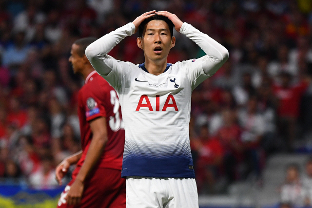 ▲ Tottenham Hotspur‘s South Korean forward Son Heung-Min gestures during the UEFA Champions League final football match between Liverpool and Tottenham Hotspur at the Wanda Metropolitano Stadium in Madrid on June 1, 2019. (Photo by GABRIEL BOUYS / AFP)