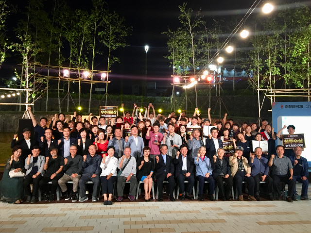▲ 2019 춘천연극제 폐막식이 지난 22일 춘천시청 작은공연마당에서 열렸다.