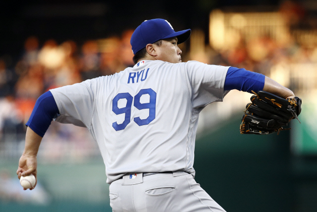 ▲ Los Angeles Dodgers starting pitcher Hyun-Jin Ryu, of South Korea, throws to the Washington Nationals in the second inning of a baseball game, Friday, July 26, 2019, in Washington. (AP Photo/Patrick Semansky)    <All rights reserved by Yonhap News Agency>