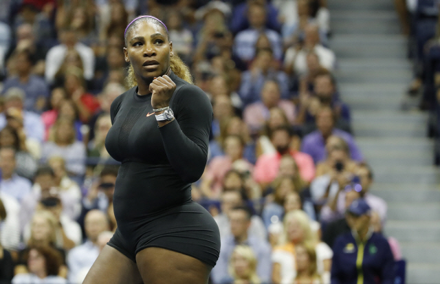 ▲ epaselect epa07815718 Serena Williams of the US reacts after defeating Qiang Wang of China during their quarter-finals round match on the ninth day of the US Open Tennis Championships the USTA National Tennis Center in Flushing Meadows, New York, USA, 03 September 2019. The US Open runs from 26 August through 08 September.  EPA/JASON SZENES