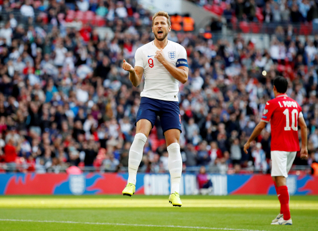 ▲ Soccer Football - Euro 2020 Qualifier - Group A - England v Bulgaria - Wembley Stadium, London, Britain - September 7, 2019  England&lsquo;s Harry Kane celebrates scoring their second goal        REUTERS/David Klein     TPX IMAGES OF THE DAY