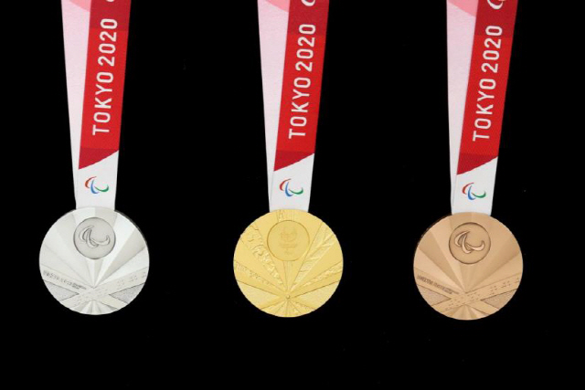 ▲ 2020년 도쿄하계패럴림픽(장애인올림픽)에서 선수들에게 수여하는 공식 메달이 전범기(욱일기)를 연상케 해 논란이다.대한장애인체육회는 국제패럴림픽위원회(IPC)에 정식 항의하고 메달 디자인 교체를 요구하기로 했다. 2019.8.28 [도쿄패럴림픽 조직위원회 홈페이지 캡처]