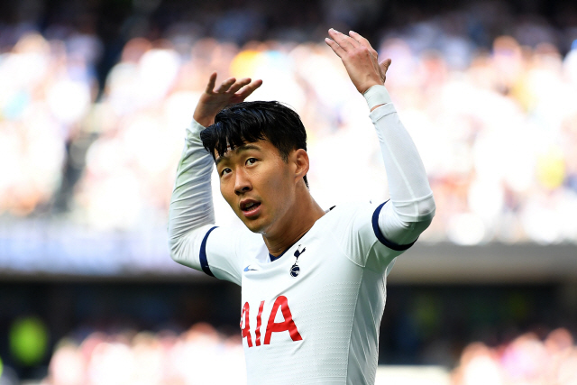 ▲ Tottenham Hotspur‘s South Korean striker Son Heung-Min celebrates after he scores the team’s first goal during the English Premier League football match between Tottenham Hotspur and Crystal Palace at Tottenham Hotspur Stadium in London, on September 14, 2019. (Photo by DANIEL LEAL-OLIVAS / AFP) / RESTRICTED TO EDITORIAL USE. No use with unauthorized audio, video, data, fixture lists, club/league logos or ‘live’ services. Online in-match use limited to 120 images. An additional 40 images may be used in extra time. No video emulation. Social media in-match use limited to 120 images. An additional 40 images may be used in extra time. No use in betting publications, games or single club/league/player publications. /    <All rights reserved by Yonhap News Agency>