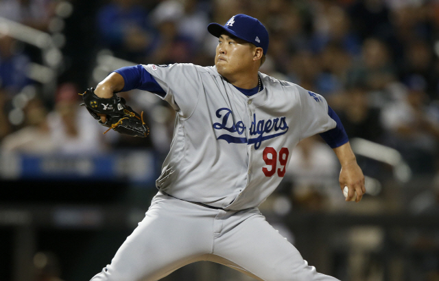 ▲ NEW YORK, NEW YORK - SEPTEMBER 14: Hyun-Jin Ryu #99 of the Los Angeles Dodgers pitches during the third inning against the New York Mets at Citi Field on September 14, 2019 in New York City.   Jim McIsaac/Getty Images/AFP == FOR NEWSPAPERS, INTERNET, TELCOS &amp; TELEVISION USE ONLY ==   <All rights reserved by Yonhap News Agency>