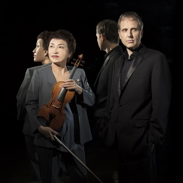 ▲ 바이올리니스트 정경화(사진 왼쪽)와 피아니스트 케빈 케너
