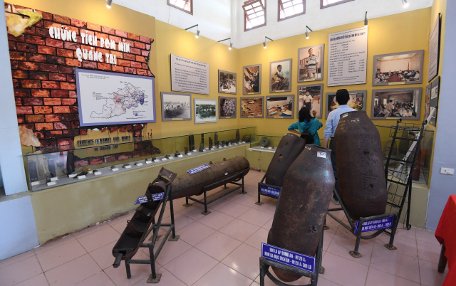 ▲ 베트남 전쟁박물관.전쟁 당시 사용된 포탄이 전시돼 있다.