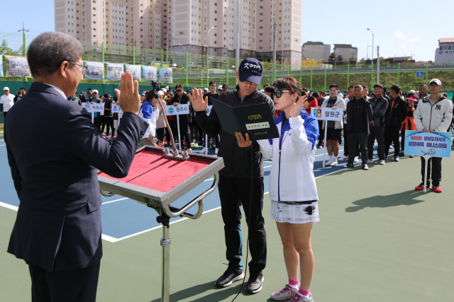 ▲ 강원도지사기 생활체육 테니스대회가 지난 19,20일 양양종합운동장 테니스장에서 개최됐다.
