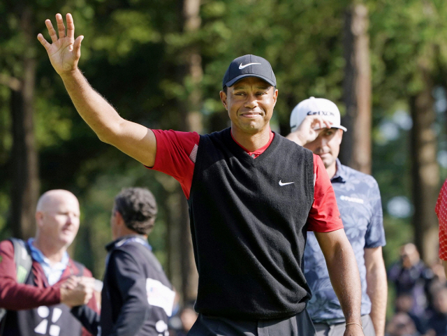 ▲ Tiger Woods celebrates to win the final round of the Zozo Championship, a PGA Tour event, at Narashino Country Club in Inzai, Chiba Prefecture, east of Tokyo, Japan October 28, 2019, in this photo released by Kyodo. Mandatory credit Kyodo/via REUTERS ATTENTION EDITORS - THIS IMAGE WAS PROVIDED BY A THIRD PARTY. MANDATORY CREDIT. JAPAN OUT. NO COMMERCIAL OR EDITORIAL SALES IN JAPAN.