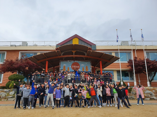 ▲ 강원도체육회는 13일 원주 교동초교에서 학생 450여명이 참여한 가운데 &lsquo;유소년 전통놀이 한마당&rsquo;을 개최했다.