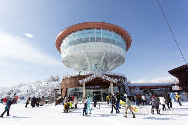 ▲ 하이원 리조트는 스키장 개장과 스노우월드 오픈 기념 경품이벤트를 진행한다.