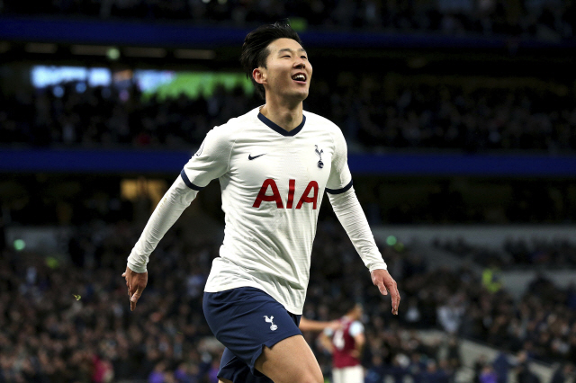 ▲ Tottenham Hotspur‘s Son Heung-min celebrates scoring his side’s third goal of the game during the English Premier League soccer match between Tottenham Hotspur and Burnley at the Tottenham Hotspur Stadium, London, Saturday, Dec 7, 2019. (Jonathan Brady/PA via AP)    <All rights reserved by Yonhap News Agency>