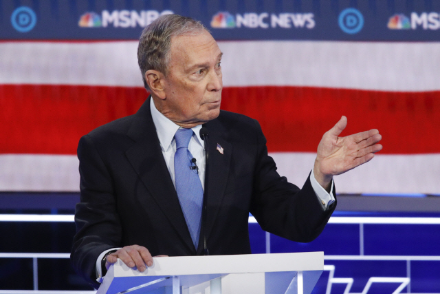 ▲ Democratic presidential candidate, former New York City Mayor Mike Bloomberg speaks during a Democratic presidential primary debate Wednesday, Feb. 19, 2020, in Las Vegas, hosted by NBC News and MSNBC. (AP Photo/John Locher)    <All rights reserved by Yonhap News Agency>