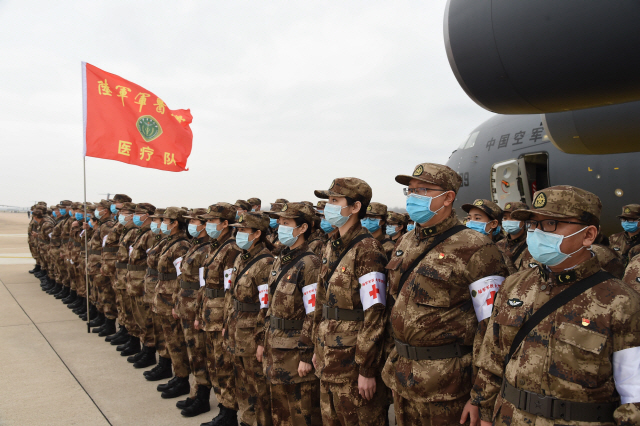 ▲ 우한에 투입된 중국 인민해방군 의료진