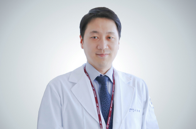 ▲ 이두재 강원대병원 정형외과 교수