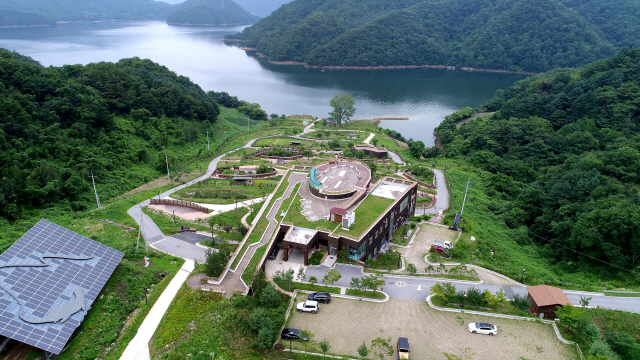 북한강 상류에 위치한 한국수달연구센터 전경.