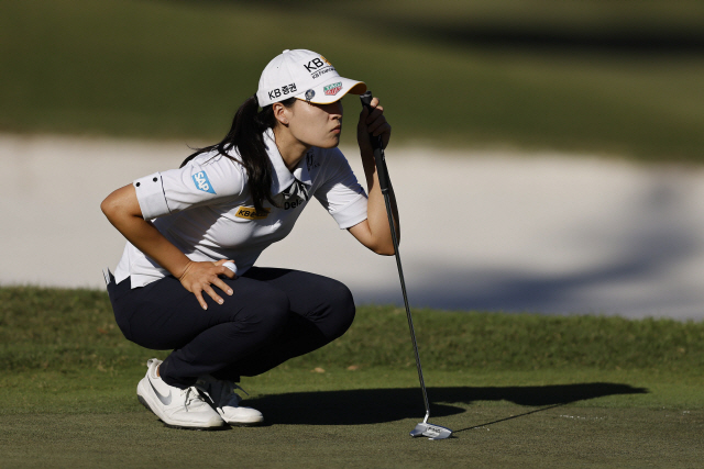 ▲ OCALA, FLORIDA - MARCH 05: In Gee Chun of Korea looks over a putt on the seventh green during the second round of the LPGA Drive On Championship at Golden Ocala Golf Club on March 05, 2021 in Ocala, Florida. Michael Reaves/Getty Images/AFP == FOR NEWSPAPERS, INTERNET, TELCOS & TELEVISION USE ONLY ==