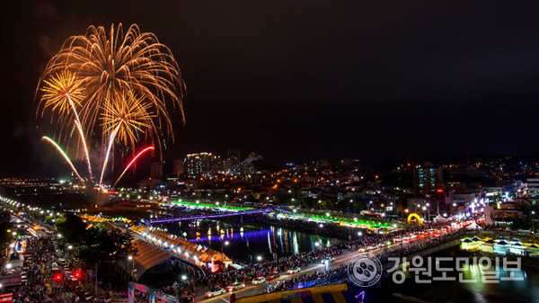 강릉단오제 불꽃놀이[강원도민일보 자료사진]