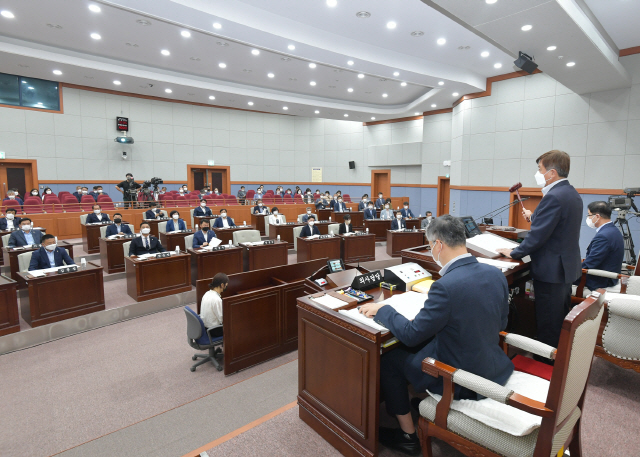 ▲ 강릉시의회는 1일 본회의장에서 제302회 임시회를 개회했다.
