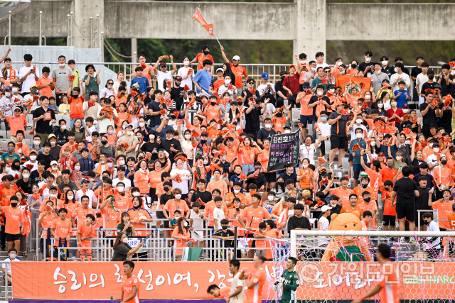 ▲ 강원FC가 18일 오후 3시 춘천 송암스포츠타운에서 열린 ‘하나원큐 K리그1 2022’ 33라운드 제주 유나이티드와 홈경기에서 2-1로 승리했다.