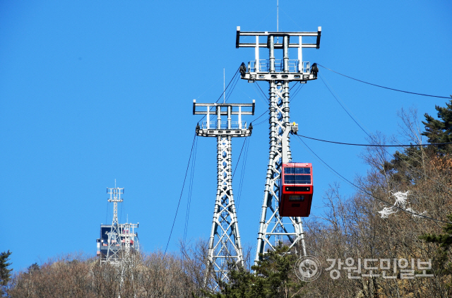 ▲ 10월 21일 개장식을 갖고 본격 운영에 들어가는 백암산케이블카.