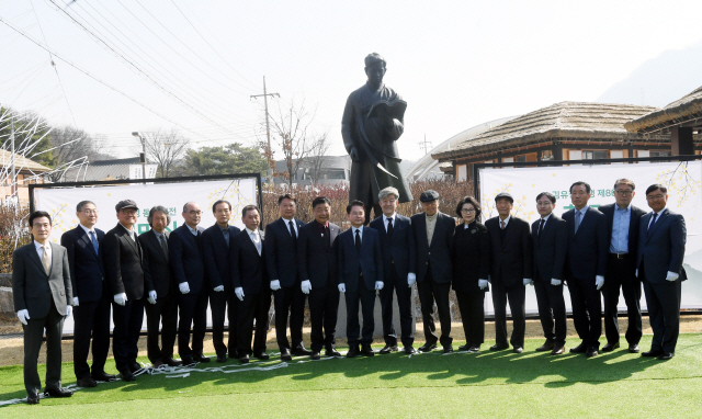 ▲ 86주기 김유정 추모제 및 동상 이전 제막식이 29일 춘천 김유정문학촌에서 열렸다.