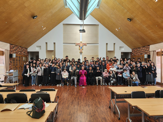 ▲ 천주교 춘천교구는 9일 춘천 한삶의 집에서 부활대축일 미사를 진행했다.